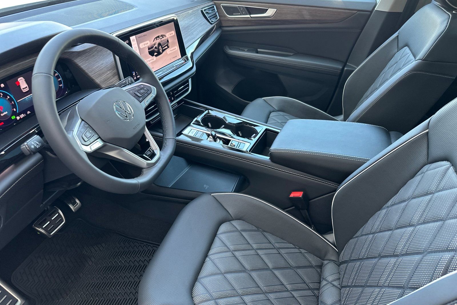New 2025 Volkswagen Atlas SEL Premium R-Line image 9