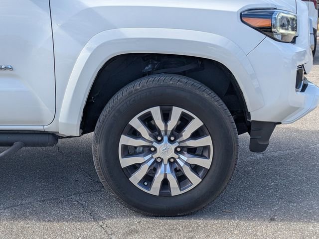 Used 2022 Toyota Tacoma Limited image 12