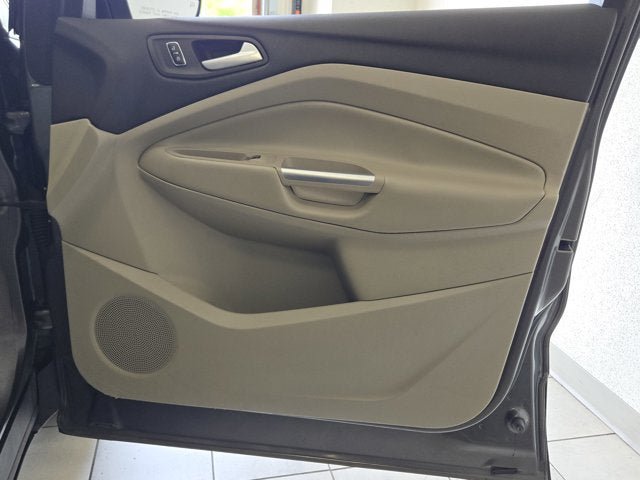 Used 2014 Ford Escape Titanium FWD image 5