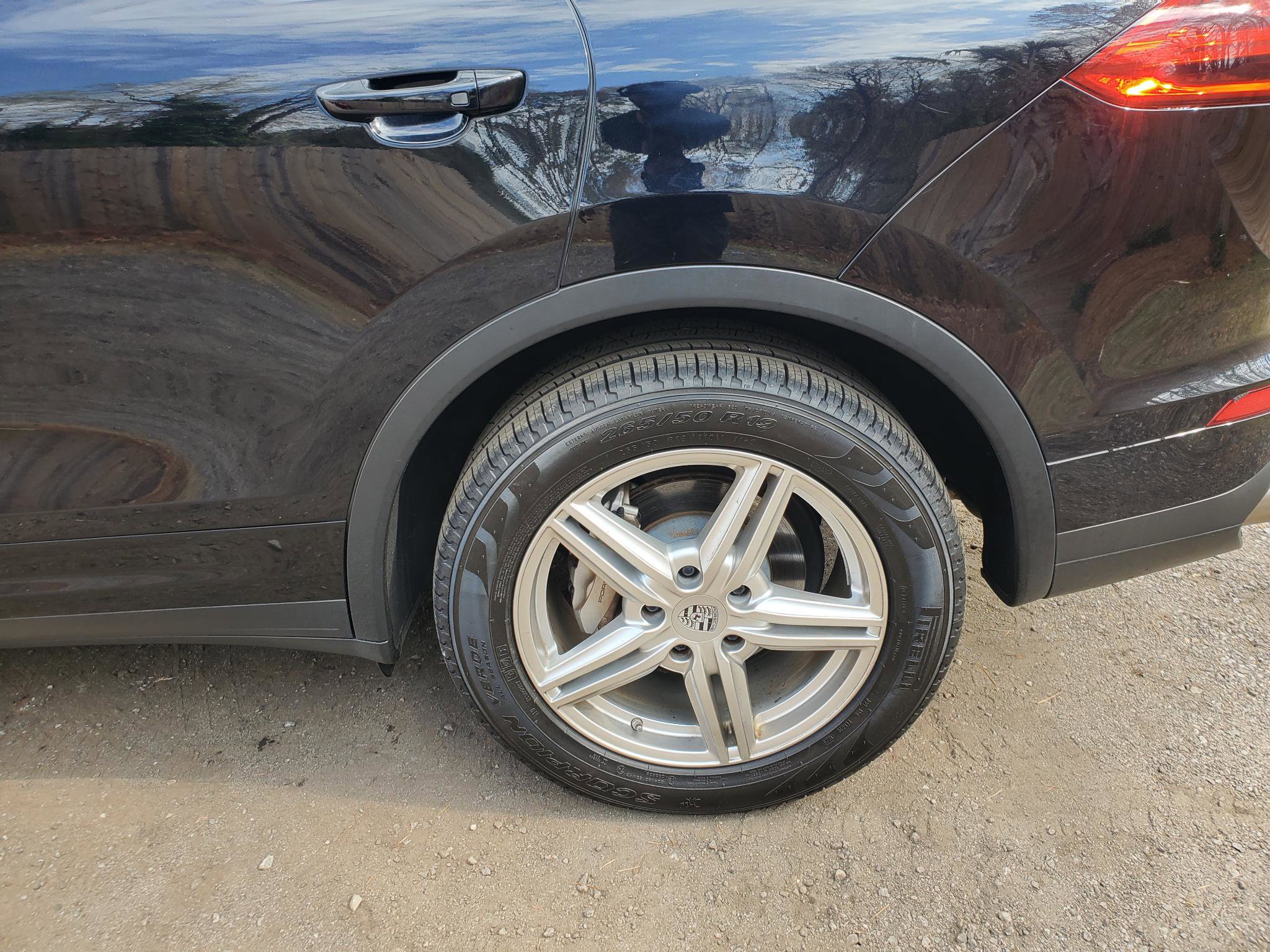 Used 2017 Porsche Cayenne S image 4