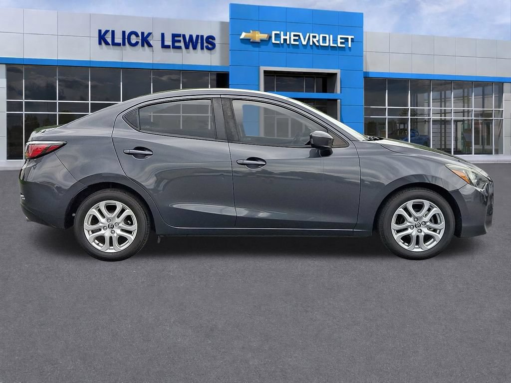 Used 2017 Toyota Yaris iA FWD image 9
