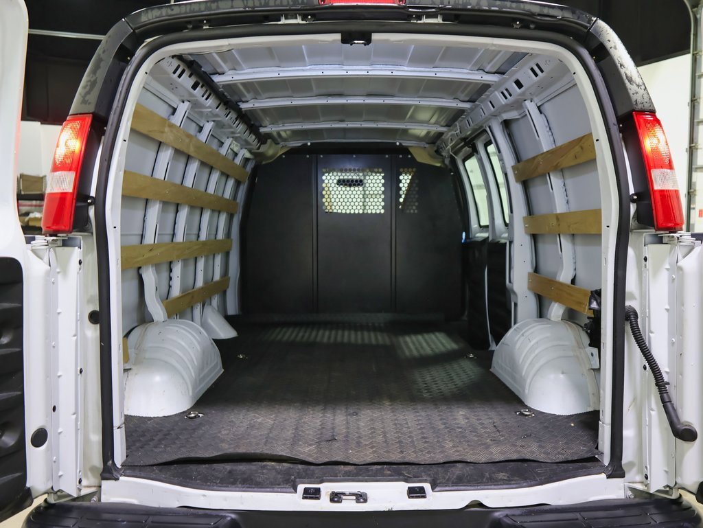 Certified 2024 Chevrolet Express 2500 Work Van w/ Driver Convenience Package image 5