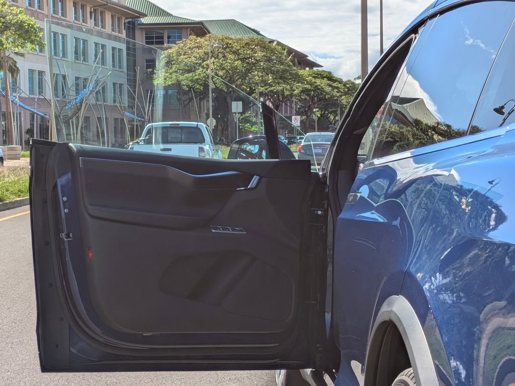 Used 2017 Tesla Model X 75D AWD/4WD image 9