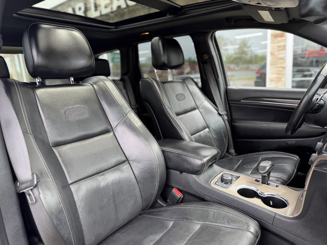 Used 2014 Jeep Grand Cherokee Overland AWD/4WD image 17