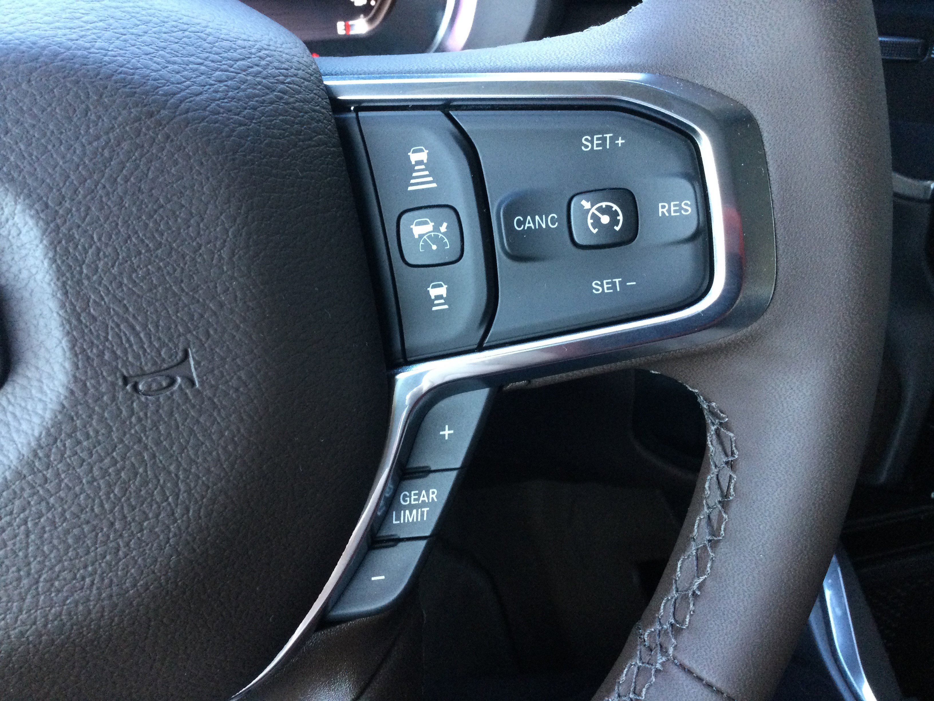 New 2026 RAM 2500 Laramie AWD/4WD image 15
