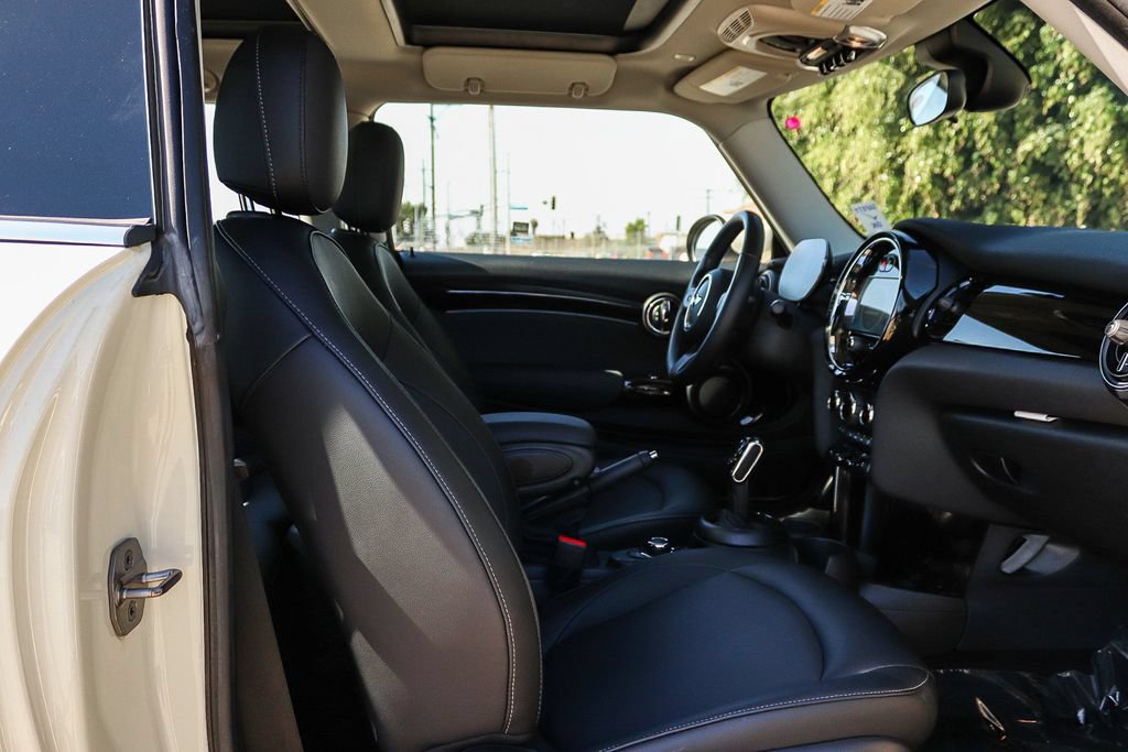 Used 2023 MINI Cooper 2-Door Hardtop FWD image 20