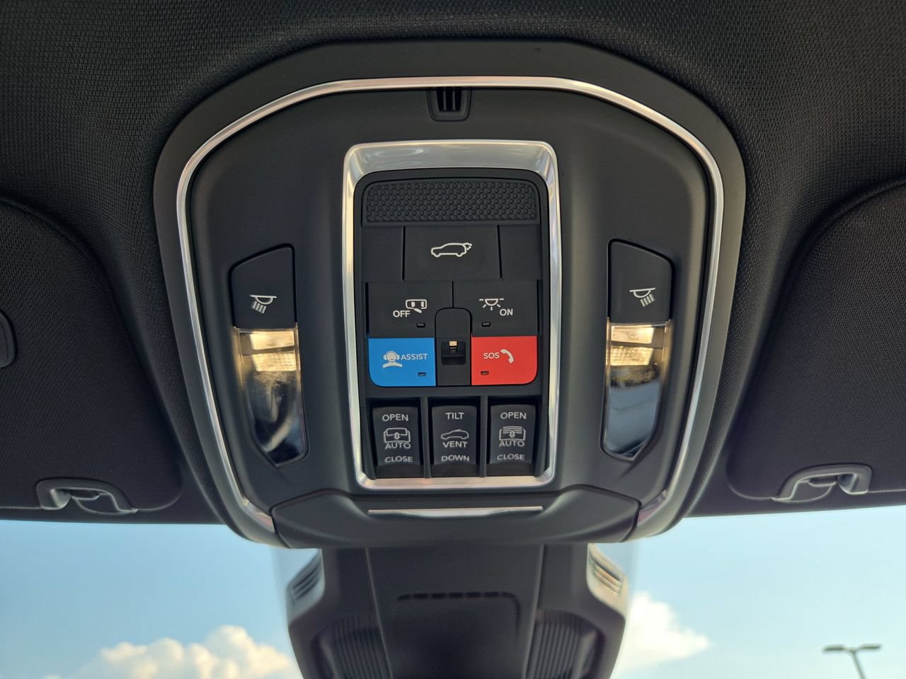 New 2026 Jeep Cherokee Overland w/ Advanced Pro Tech Group AWD/4WD image 8