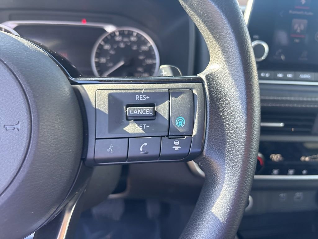 Used 2023 Nissan Rogue SV image 35