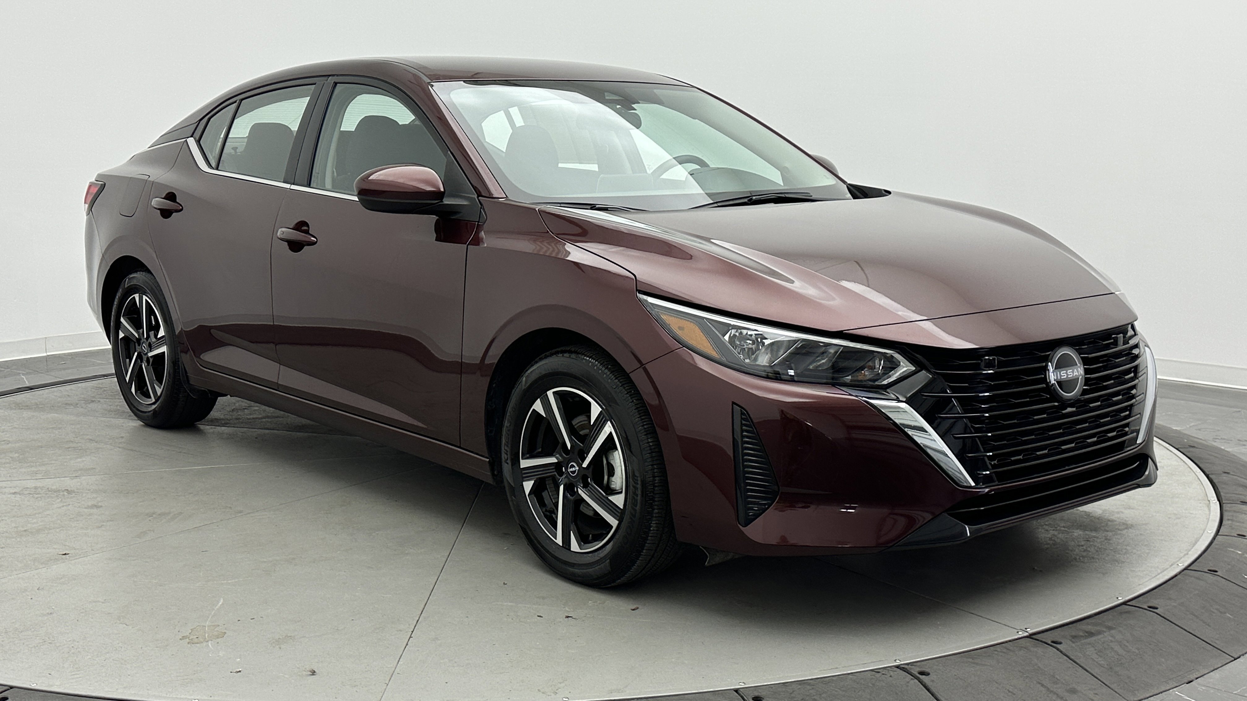 Used 2025 Nissan Sentra SV image 3