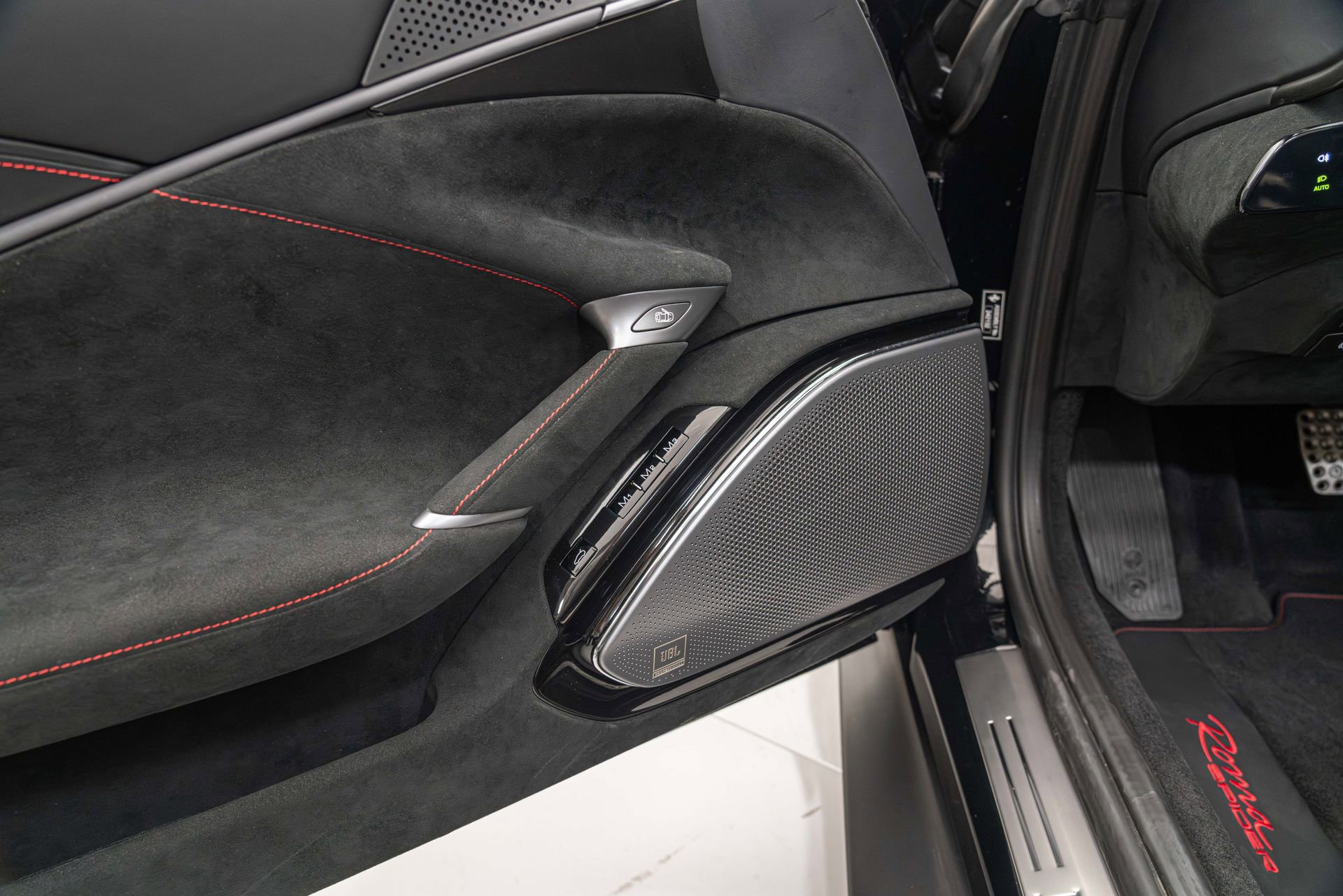 Certified 2025 Ferrari Roma Spider RWD image 35