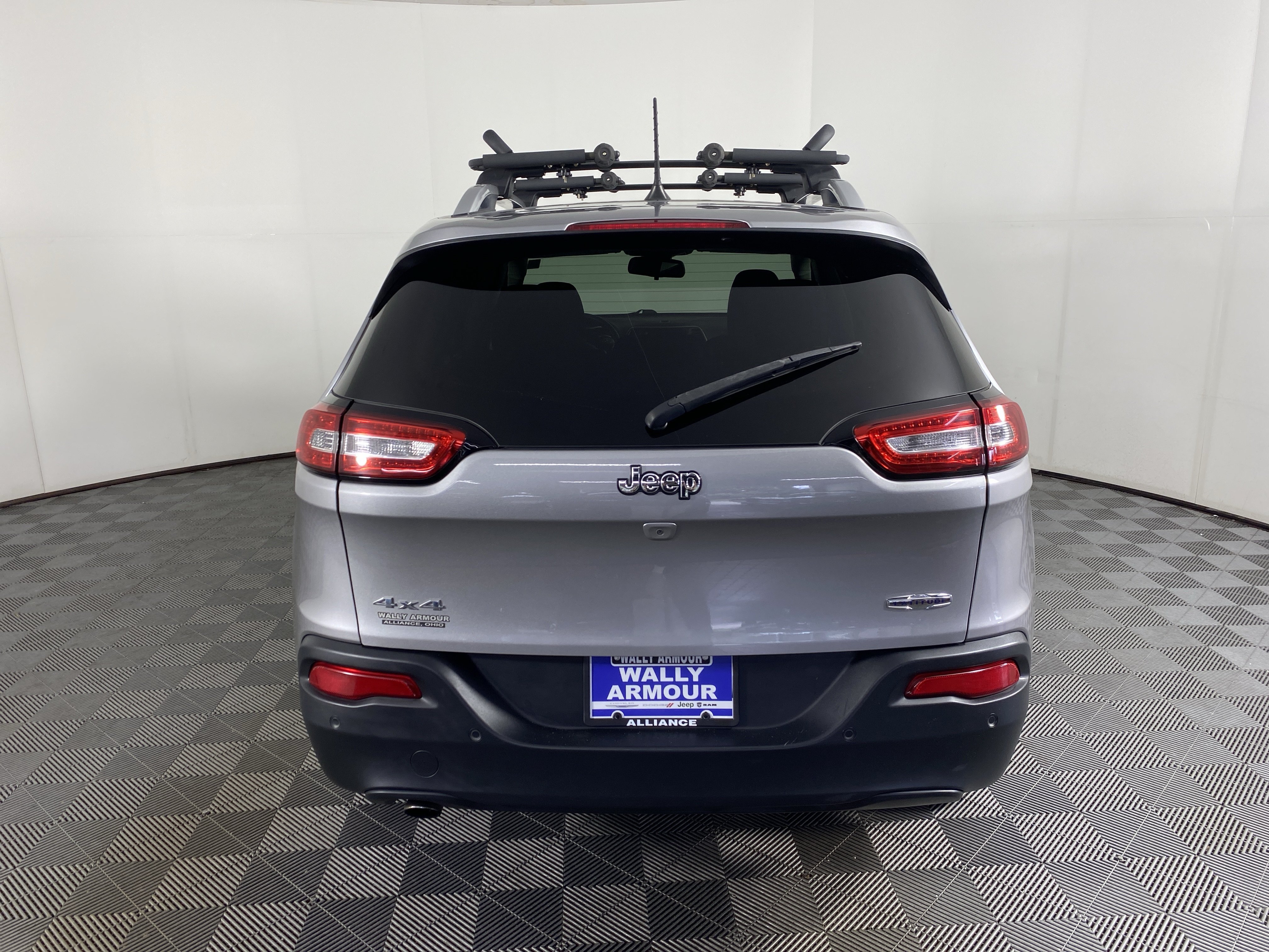 Used 2016 Jeep Cherokee Latitude w/ Safety/Convenience Group AWD/4WD image 7