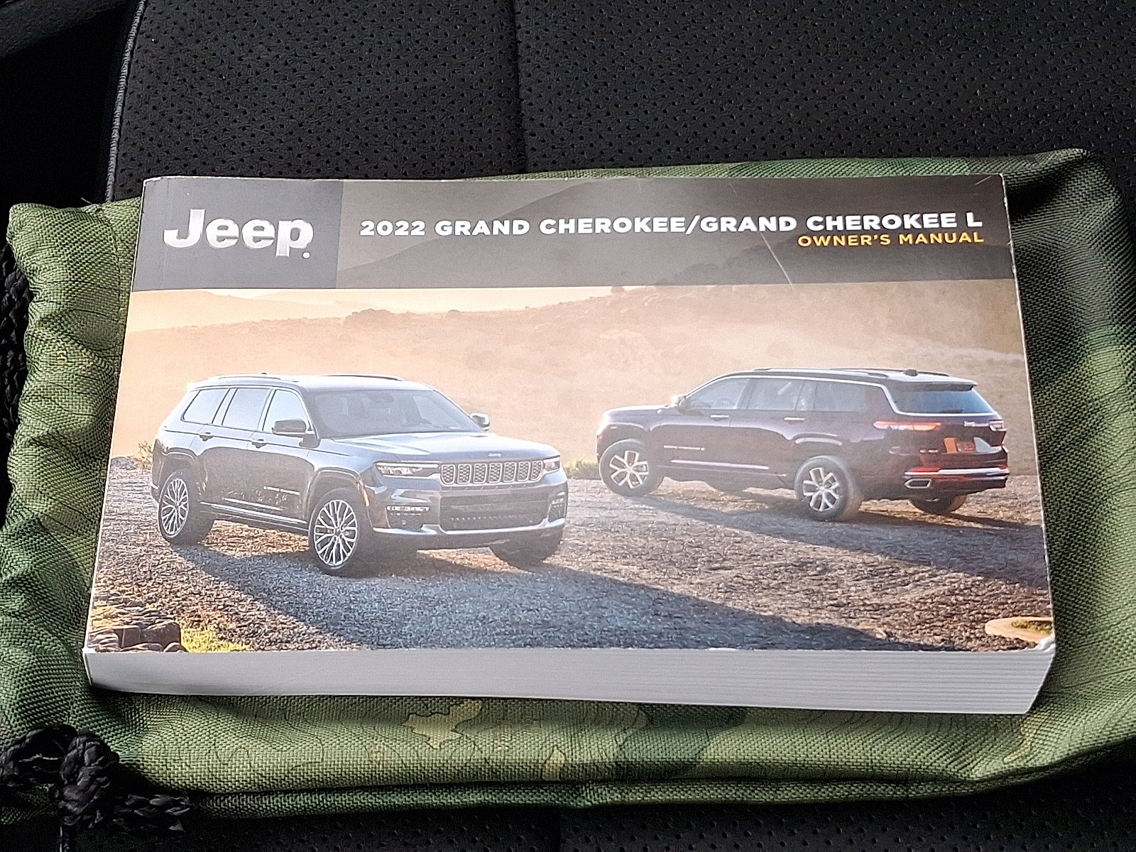 Certified 2022 Jeep Grand Cherokee L Laredo image 27