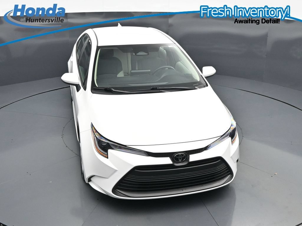 Used 2025 Toyota Corolla LE w/ Convenience Package FWD image 19