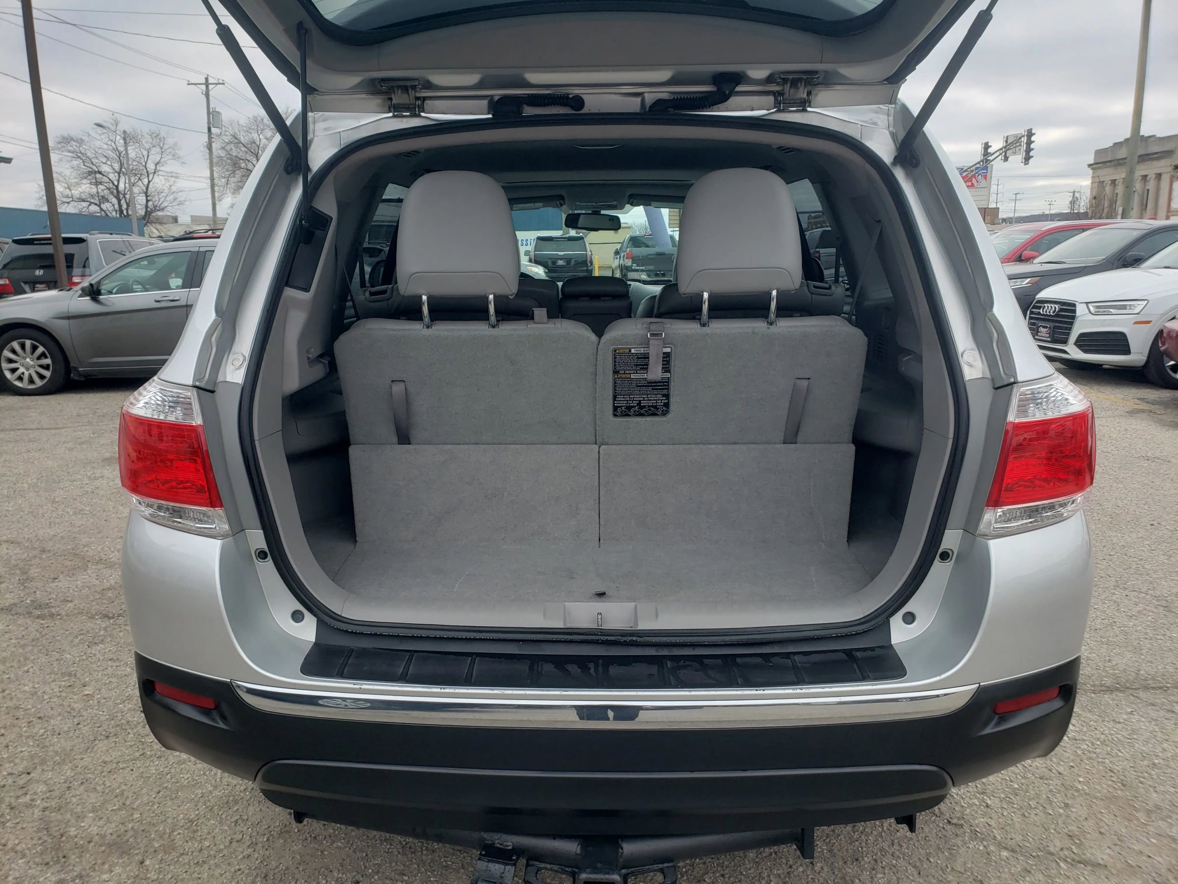 Used 2012 Toyota Highlander SE image 11