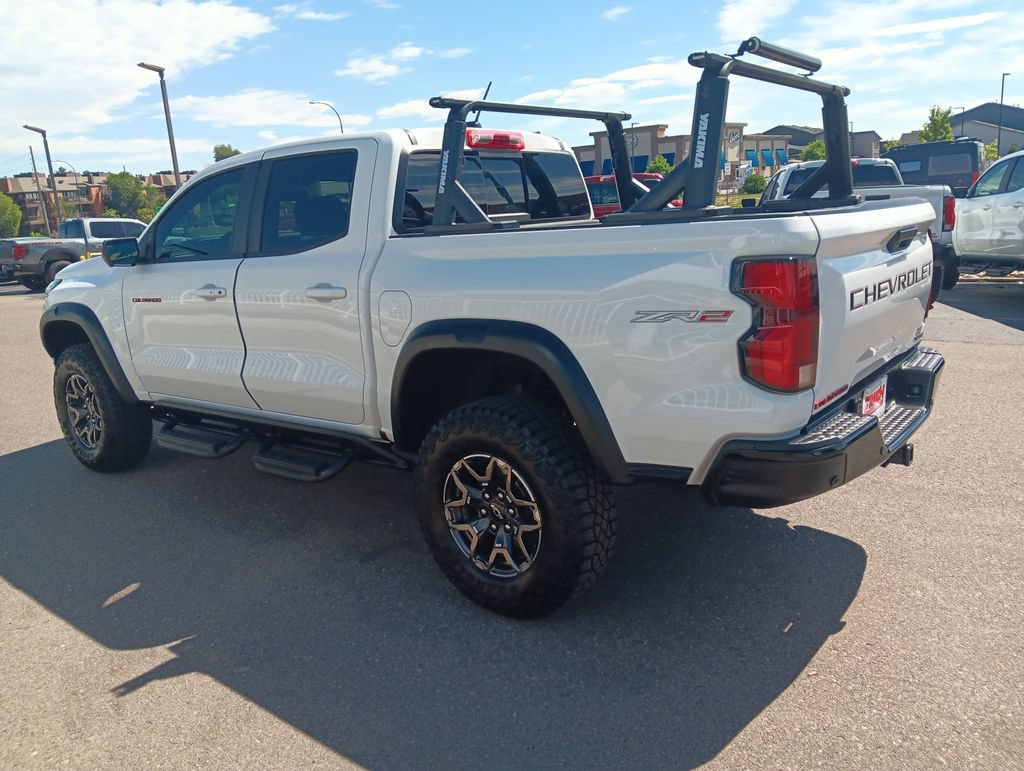 Used 2025 Chevrolet Colorado ZR2 w/ Technology Package AWD/4WD image 3
