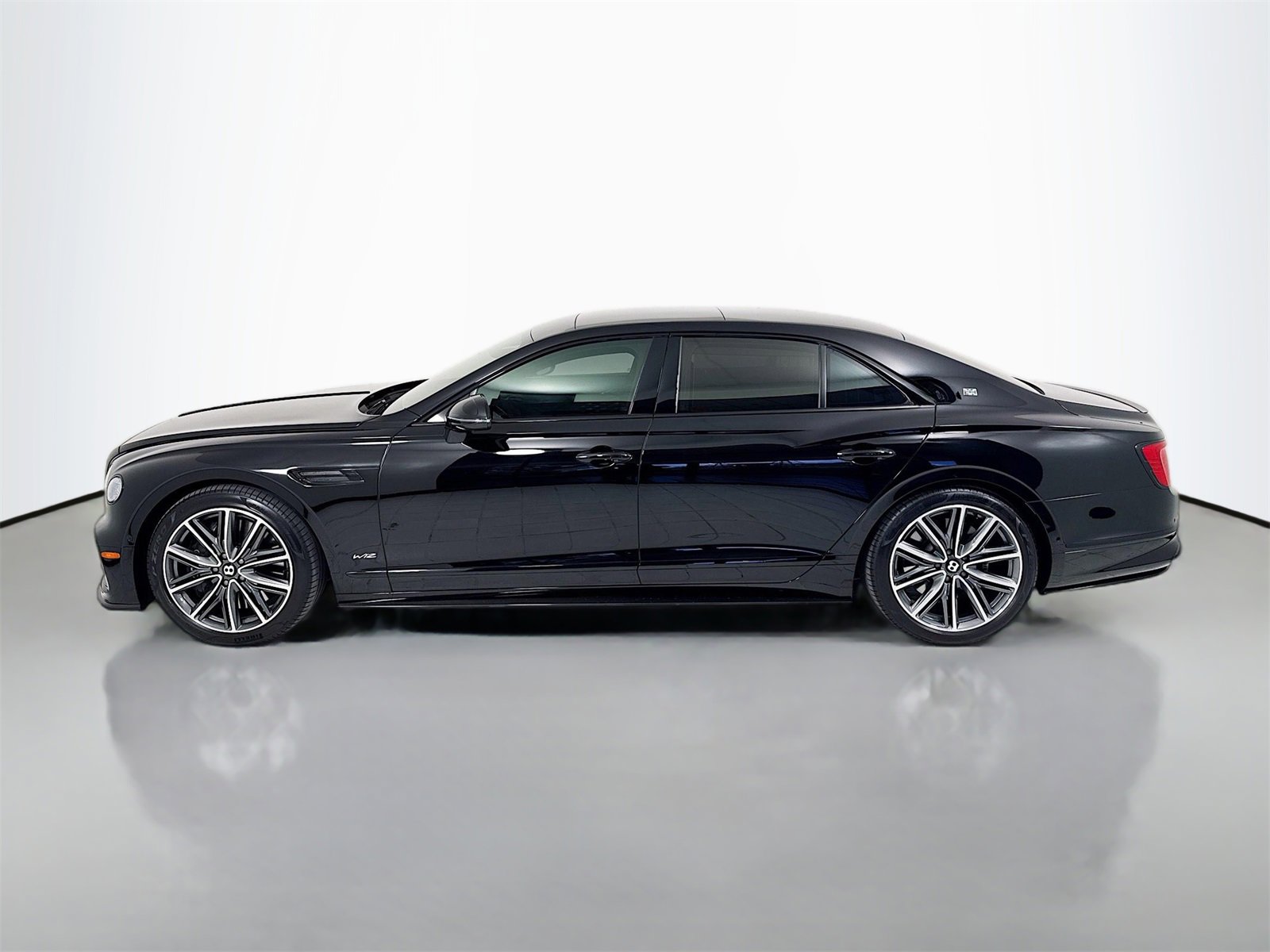 Certified 2022 Bentley Flying Spur W12 image 6