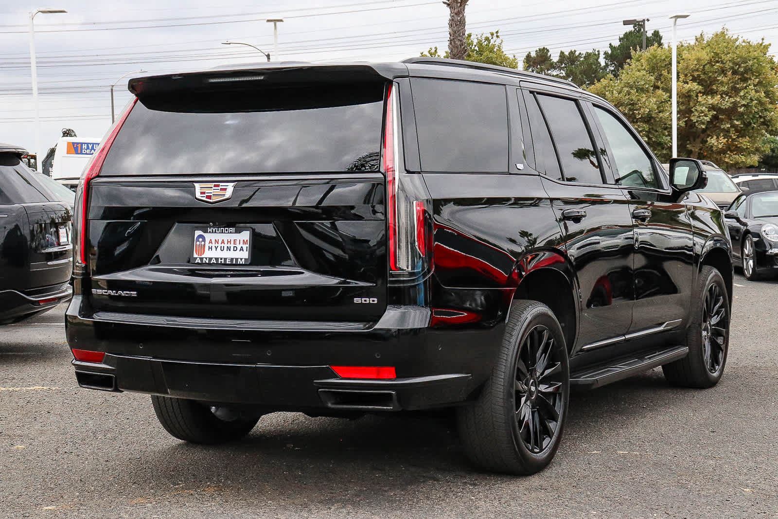 Used 2023 Cadillac Escalade Premium Luxury AWD/4WD image 7