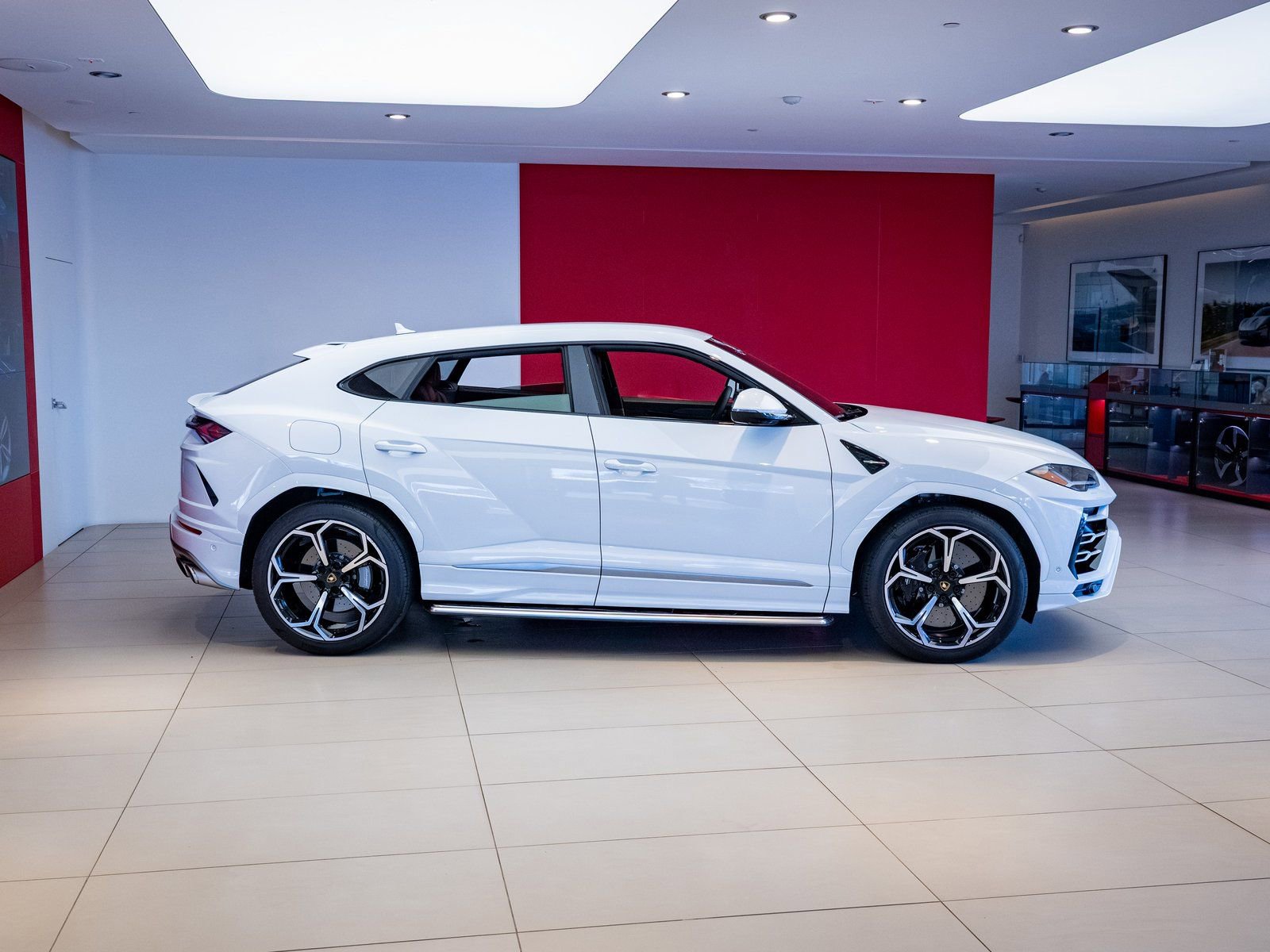 Used 2022 Lamborghini Urus image 7