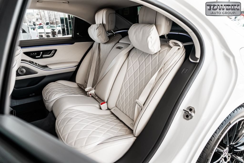 Used 2025 Mercedes-Benz S 580e 4MATIC Sedan image 12