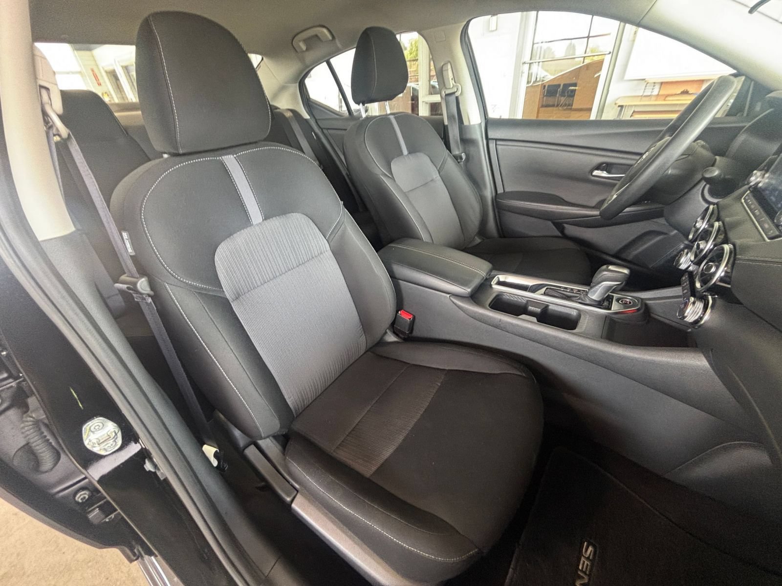 Used 2025 Nissan Sentra SV FWD image 34