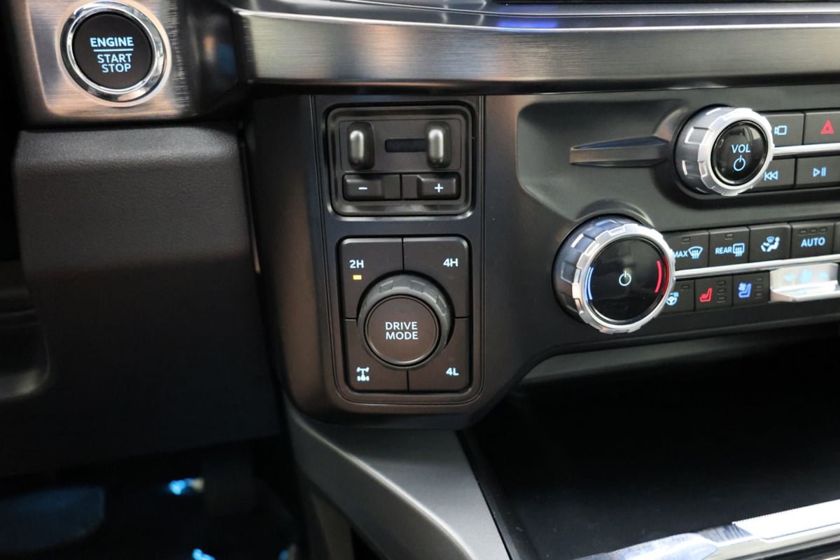 Used 2026 Ford F350 Lariat AWD/4WD image 17
