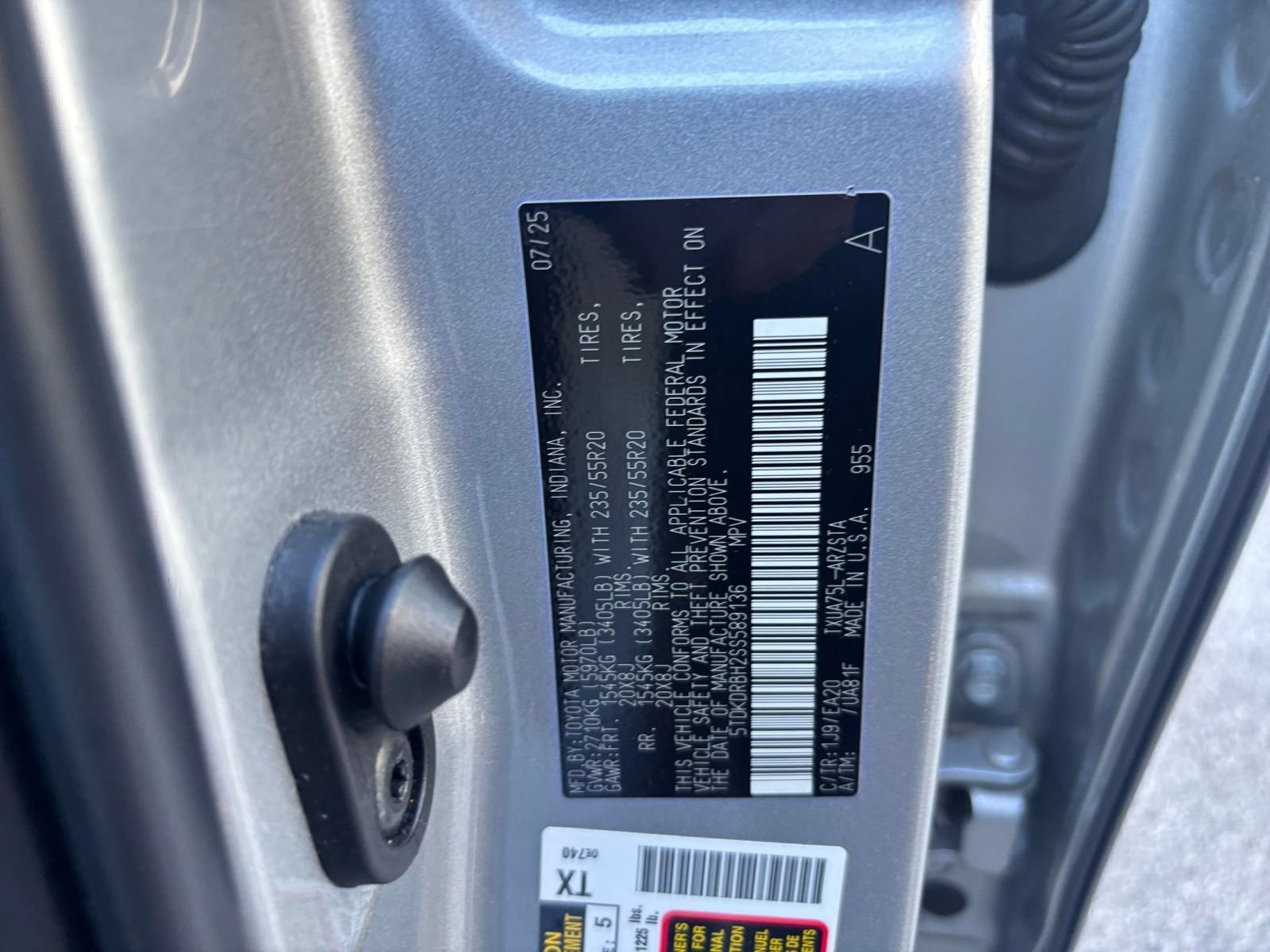 Used 2025 Toyota Highlander XSE AWD/4WD image 32