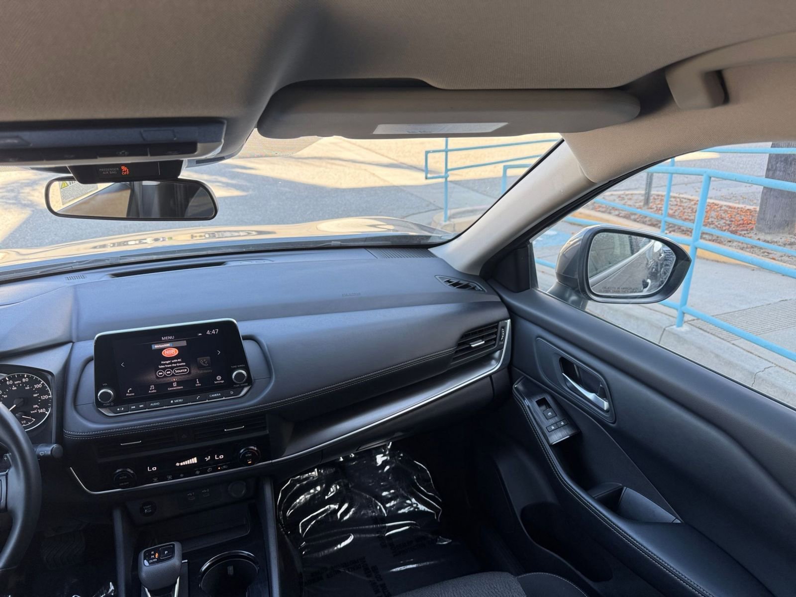 Used 2025 Nissan Rogue SV FWD image 37