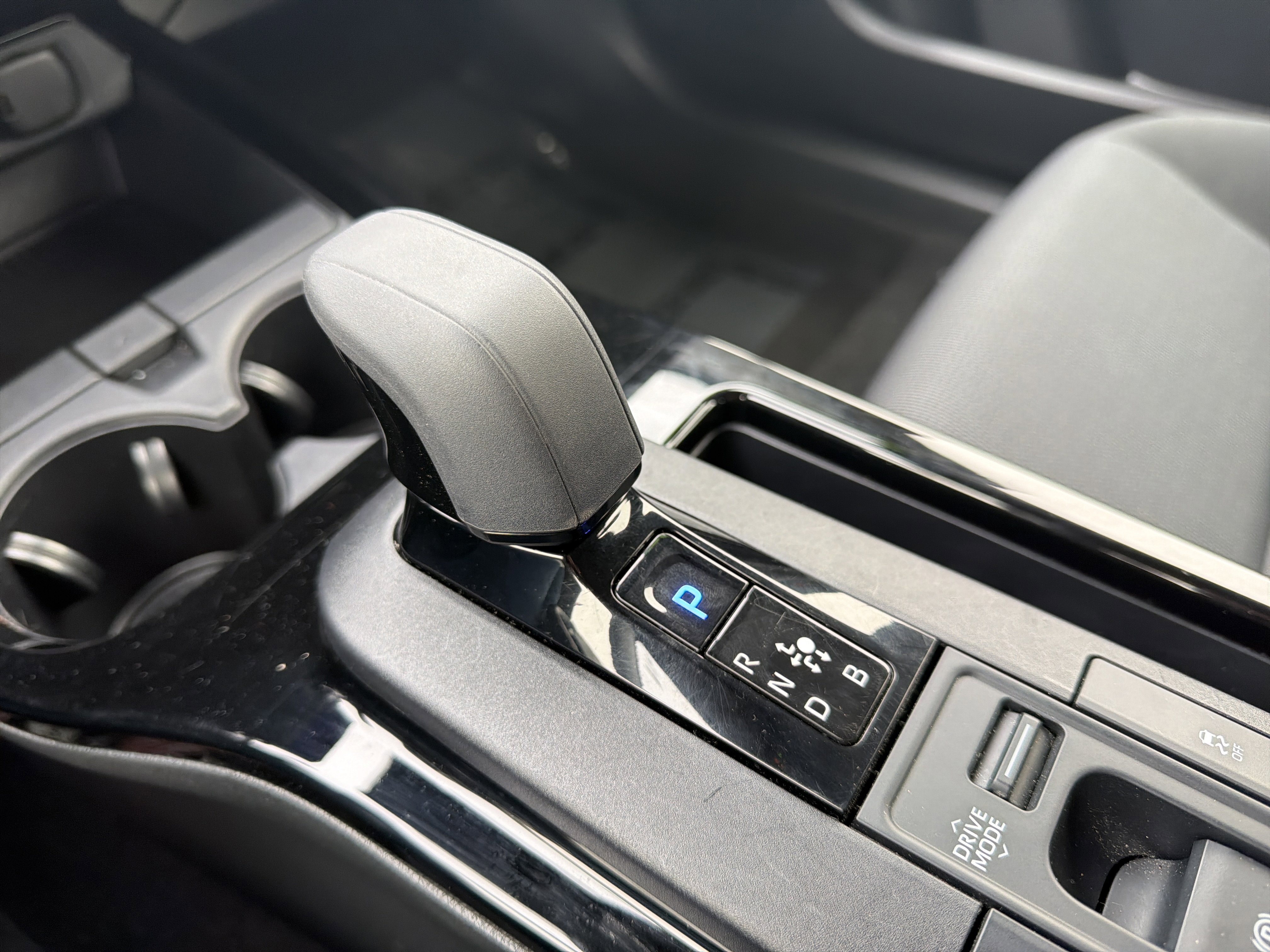 Used 2025 Toyota Prius LE image 23