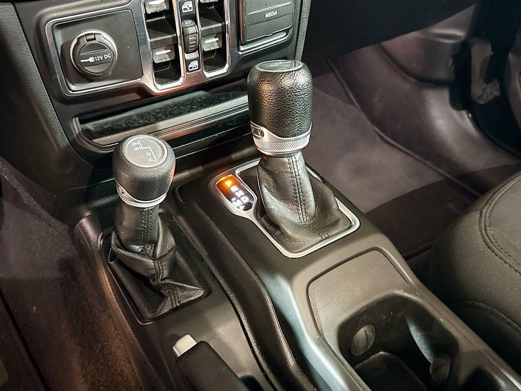 Used 2022 Jeep Gladiator Sport image 18