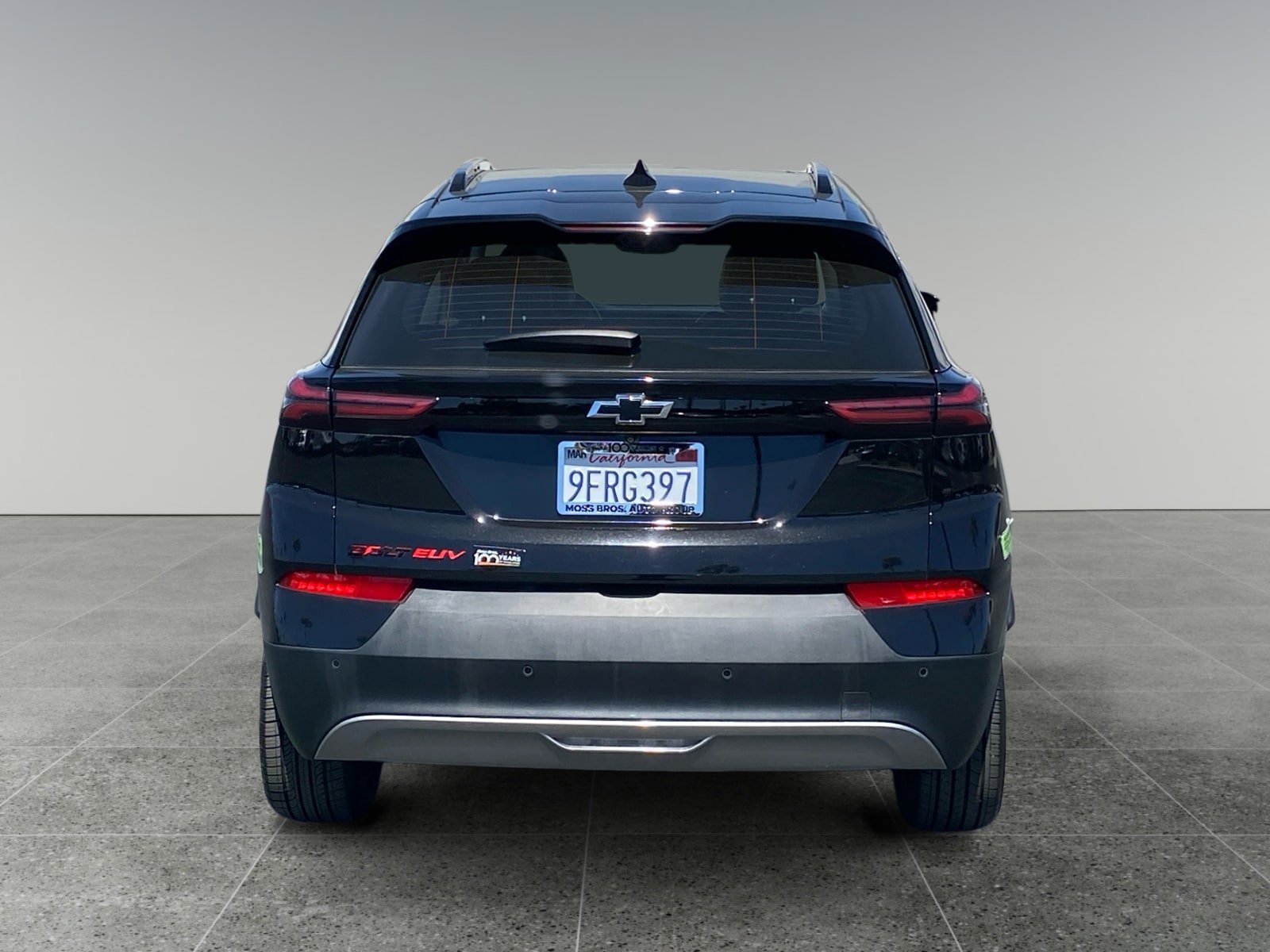Used 2023 Chevrolet Bolt EUV Premier w/ Sun & Sound Package FWD image 4