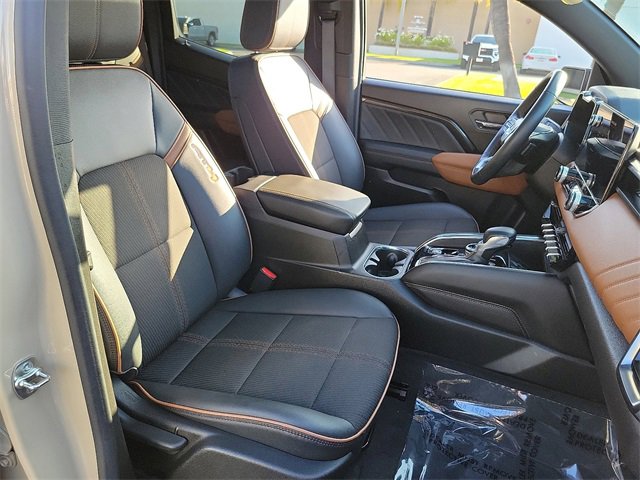 Used 2024 GMC Canyon AT4 image 18