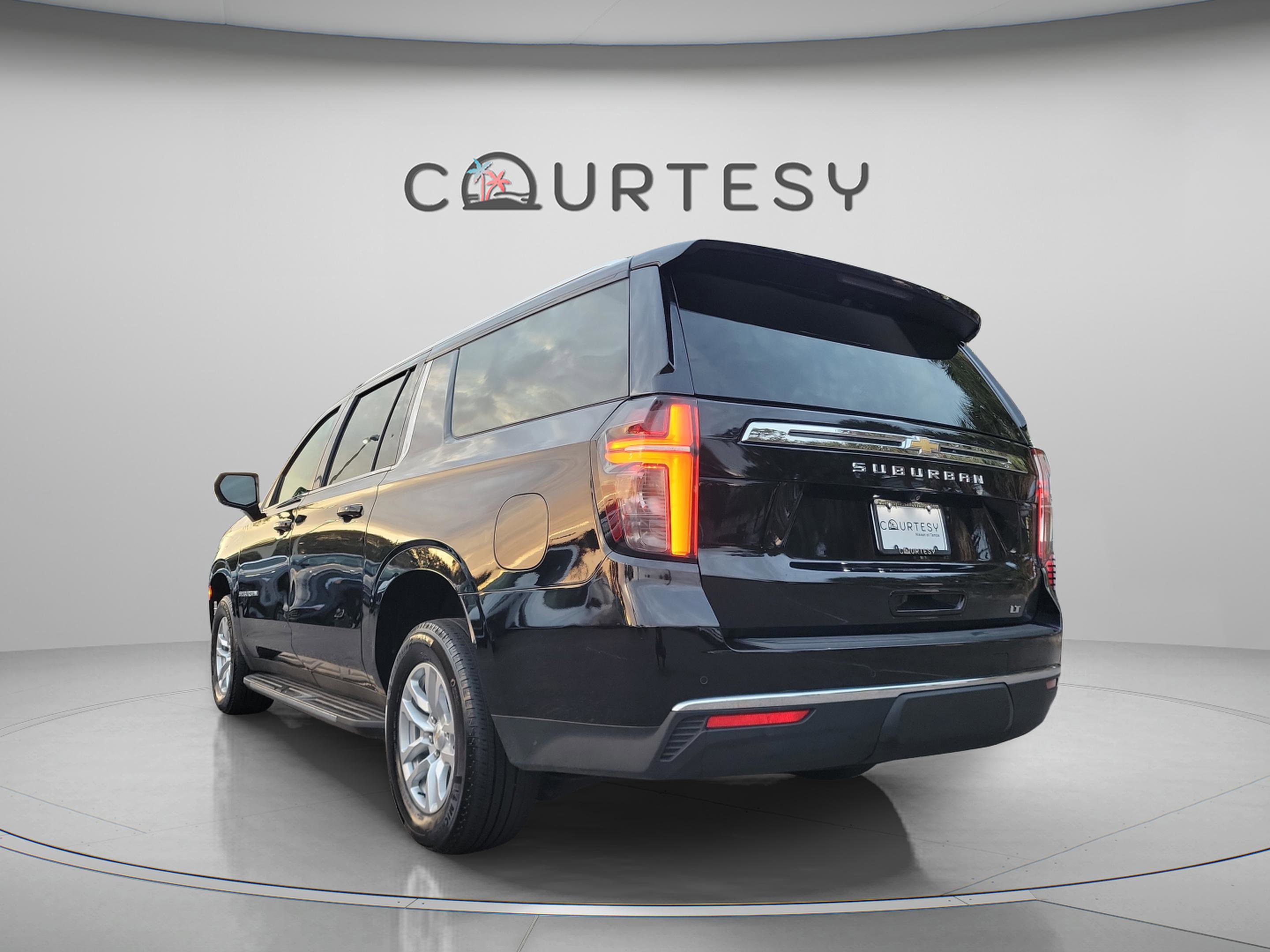 Used 2024 Chevrolet Suburban LT video 2