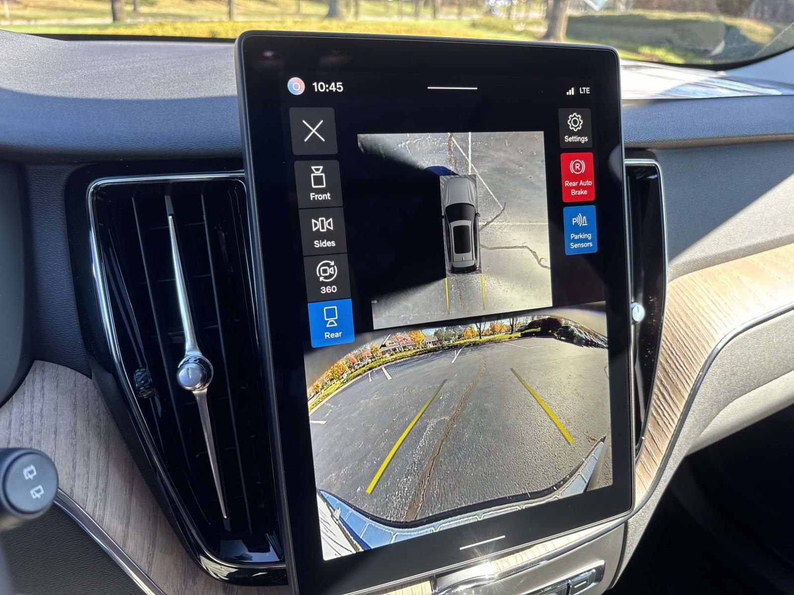 New 2026 Volvo XC60 B5 Plus w/ Protection Package Premier AWD/4WD image 20