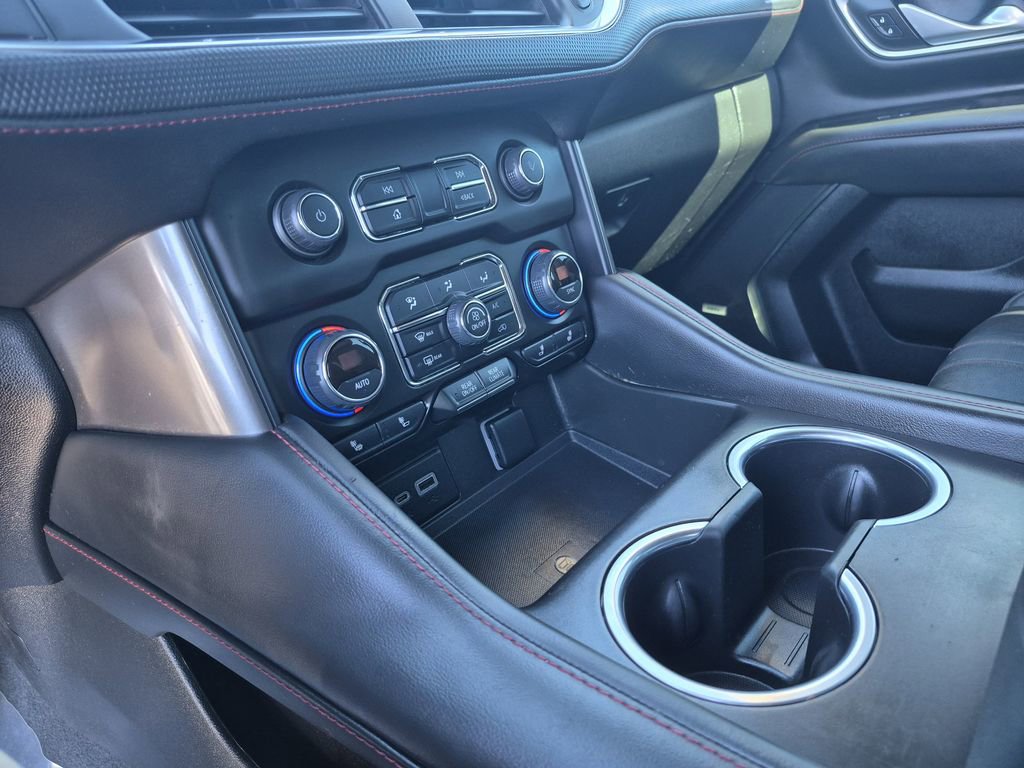 Used 2022 Chevrolet Suburban RST w/ Sport Performance Package image 10