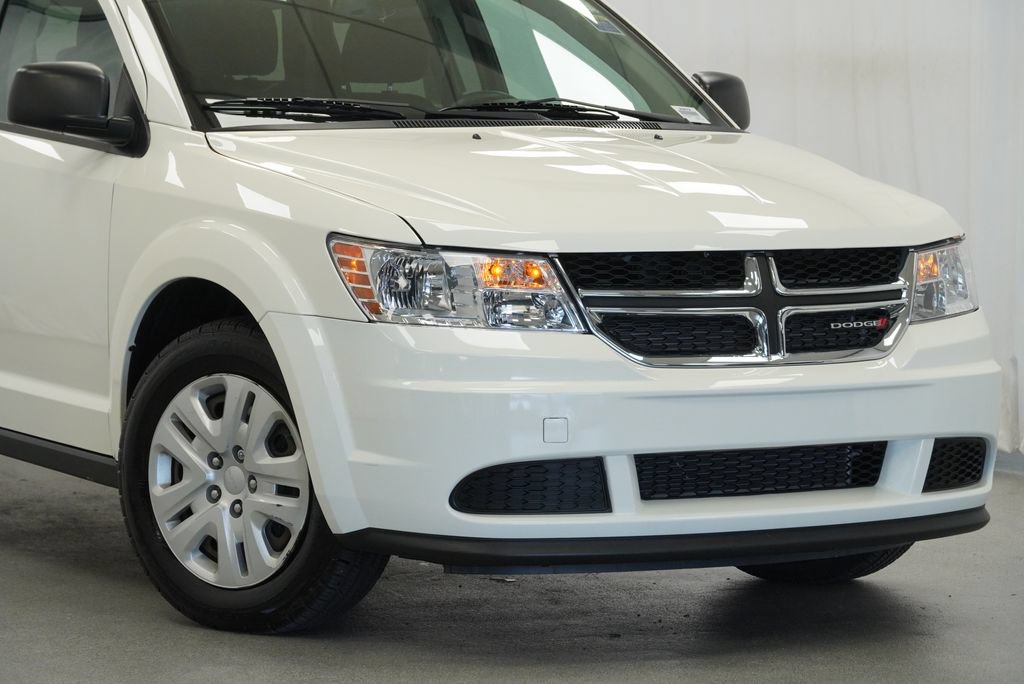 Used 2019 Dodge Journey SE FWD image 9