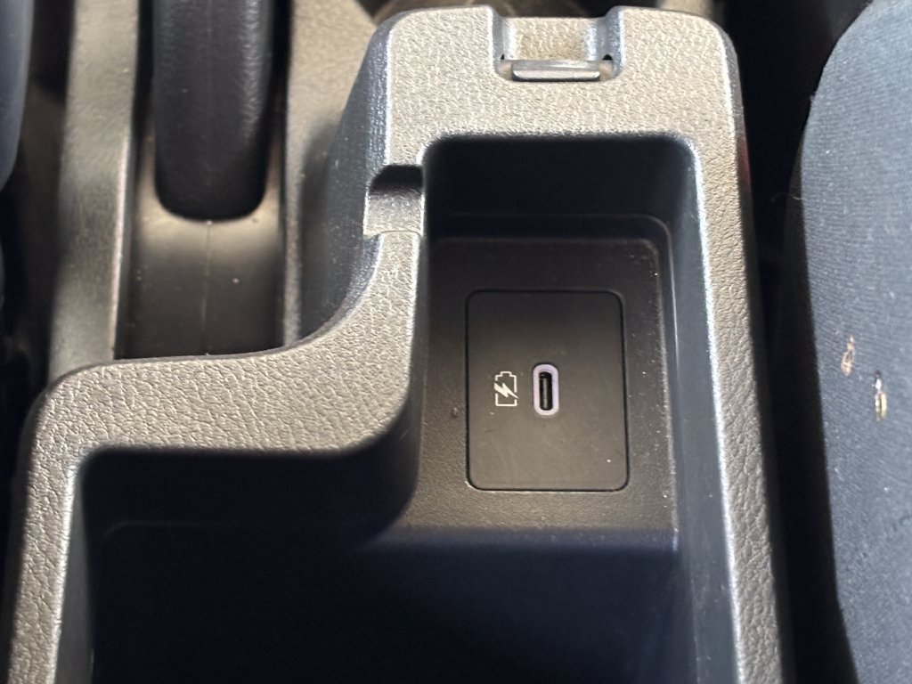Used 2025 Nissan Versa SR w/ Trunk Package FWD image 16