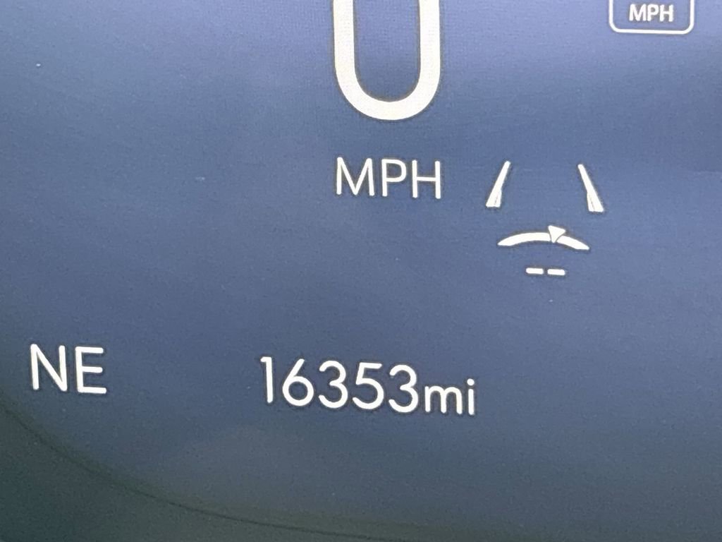 Certified 2025 Buick Enclave Preferred image 12