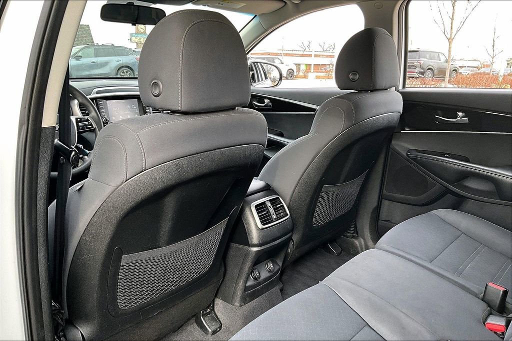 Used 2019 Kia Sorento LX image 30