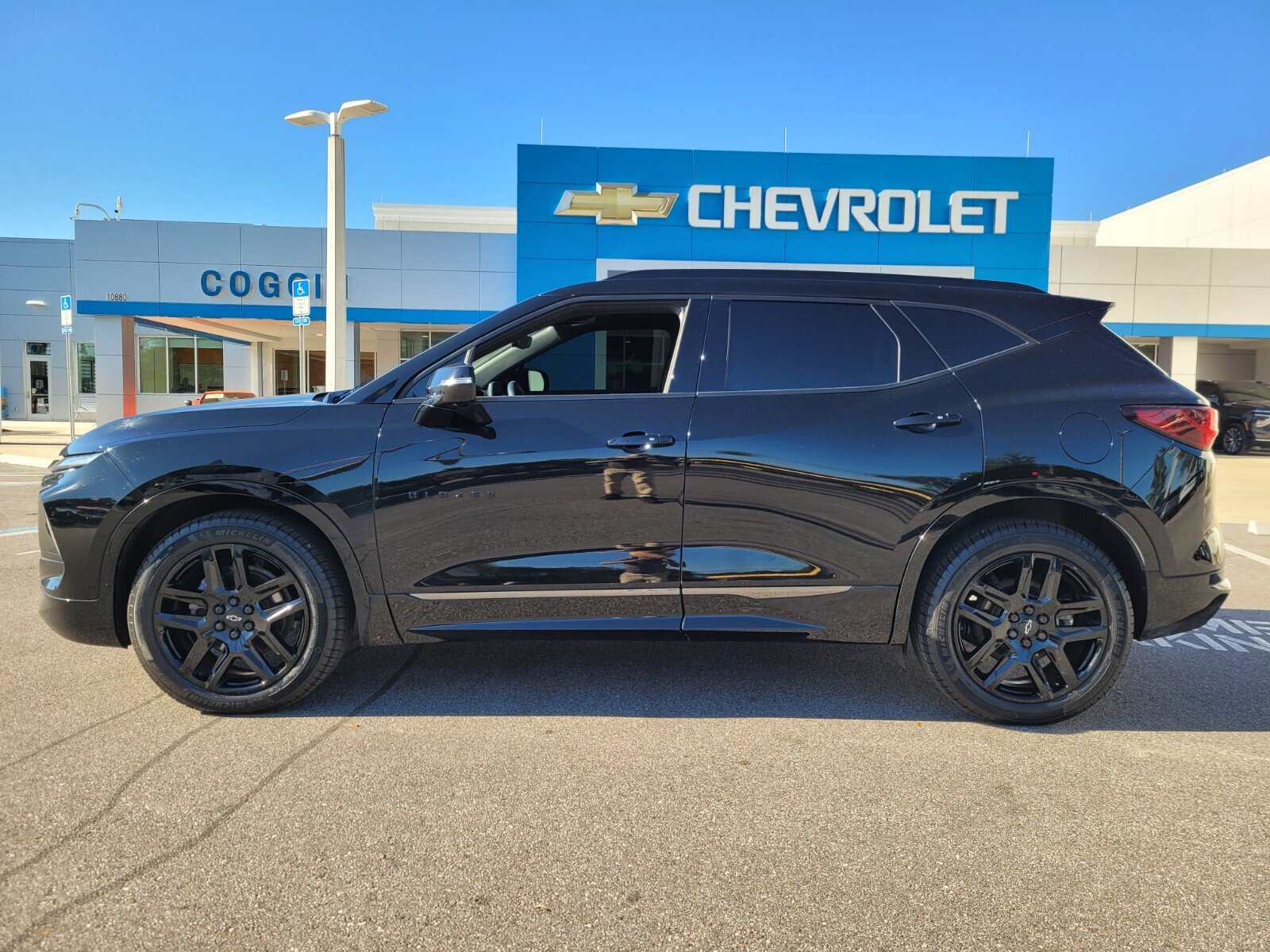 Certified 2023 Chevrolet Blazer RS w/ Driver Confidence II Package image 13