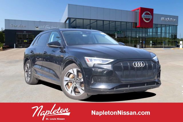 Used 2021 Audi e-tron Premium w/ Convenience Plus Package image 1