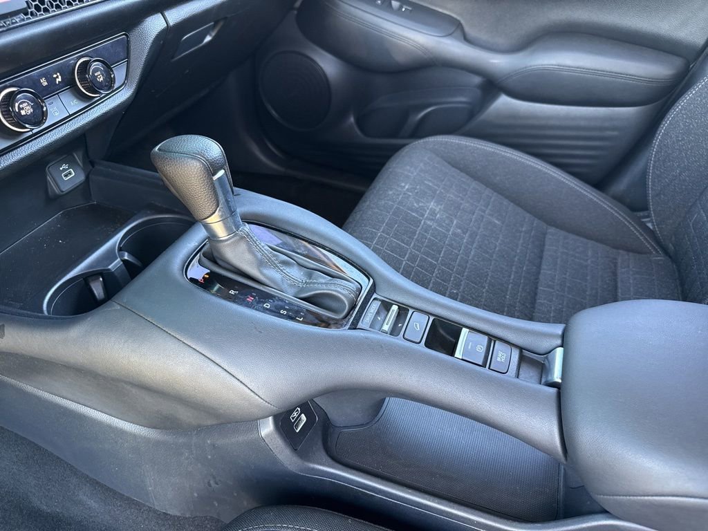 Used 2023 Honda HR-V LX image 16