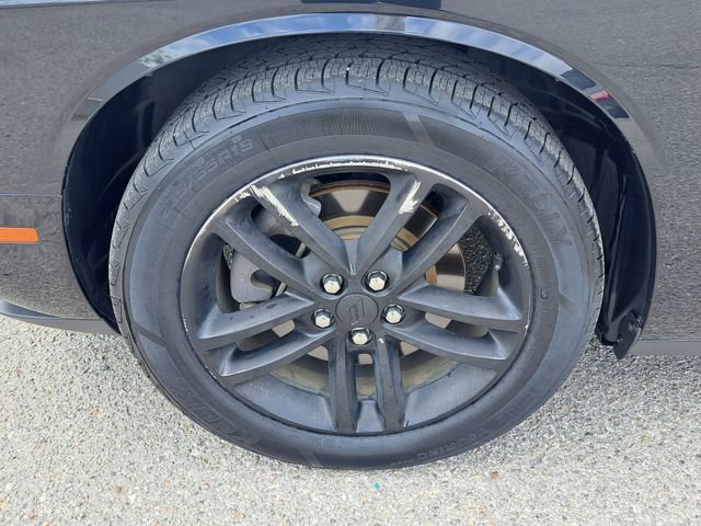 Used 2019 Dodge Challenger SXT w/ Plus Package image 16
