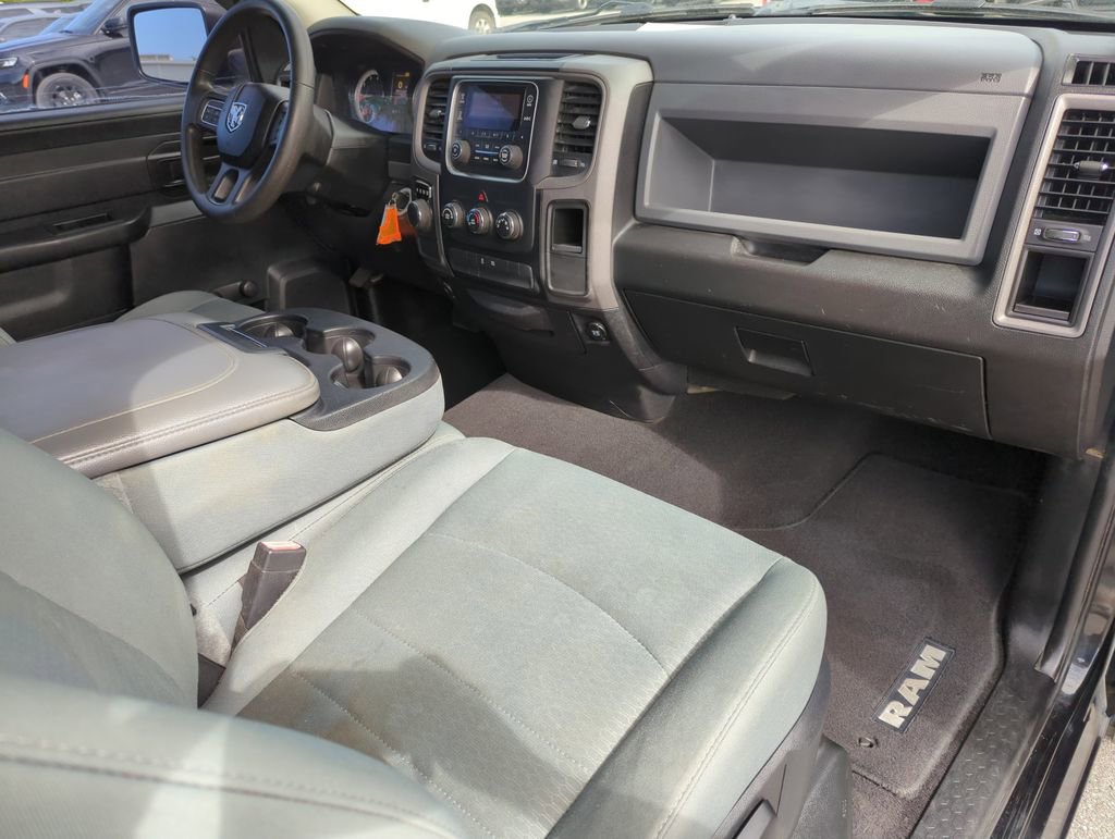Used 2015 RAM 1500 Express RWD image 28