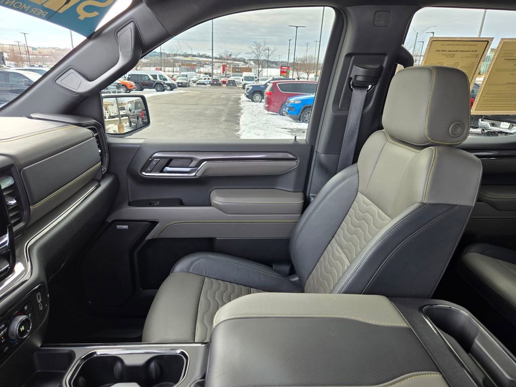Used 2024 Chevrolet Silverado 1500 ZR2 w/ Technology Package AWD/4WD image 25