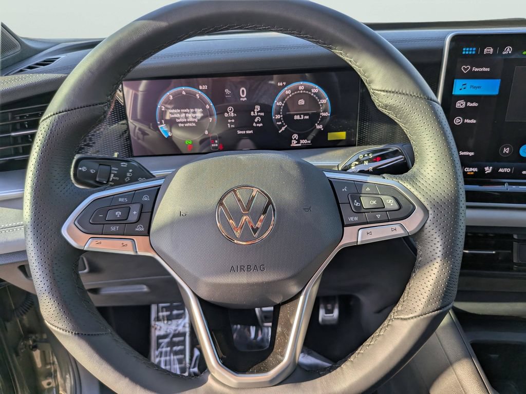 New 2026 Volkswagen Tiguan SE R-Line FWD image 23