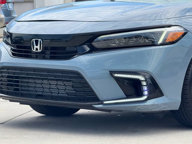 Used 2022 Honda Civic Touring image 3