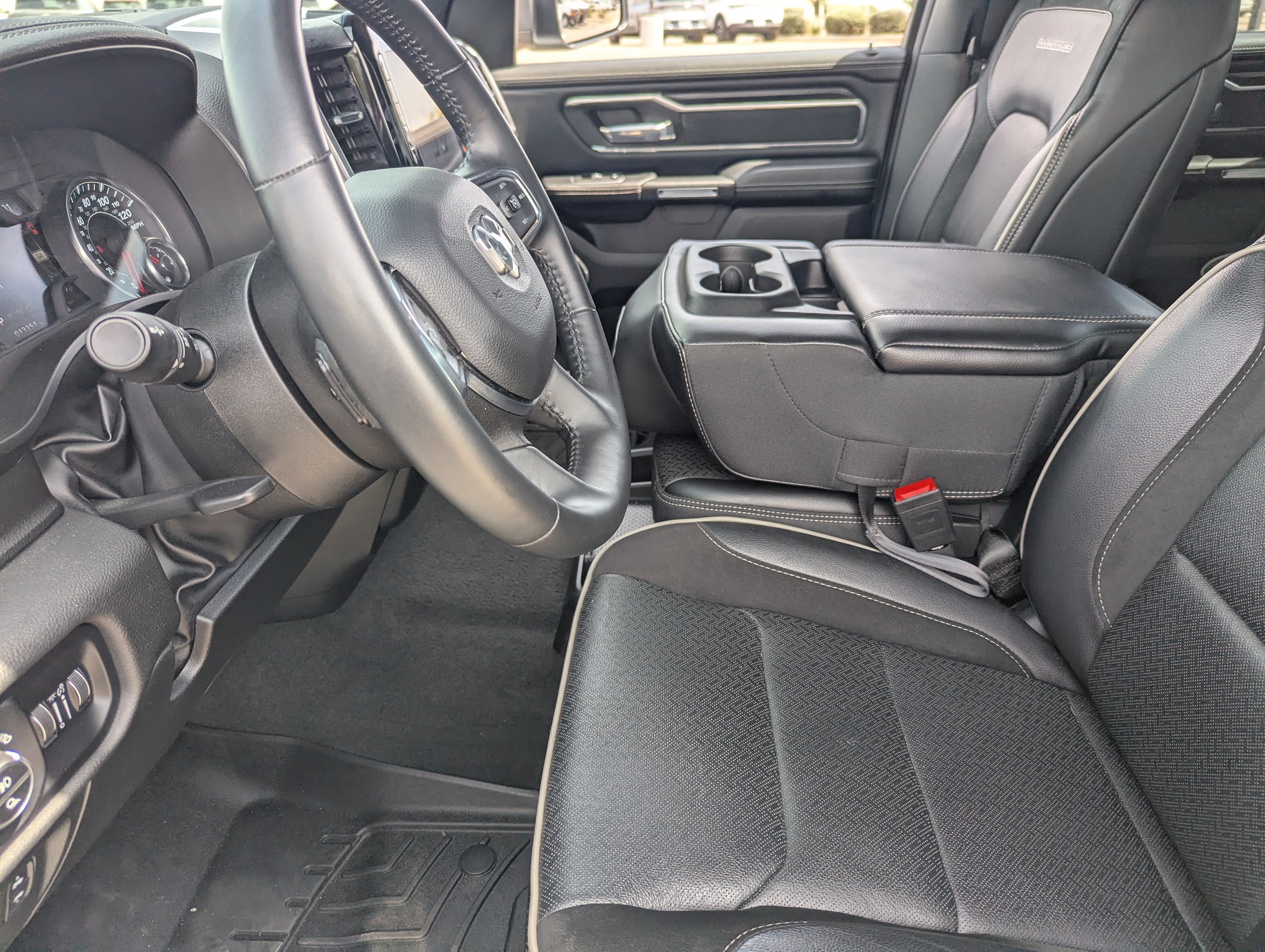 Used 2024 RAM 1500 Laramie AWD/4WD image 27