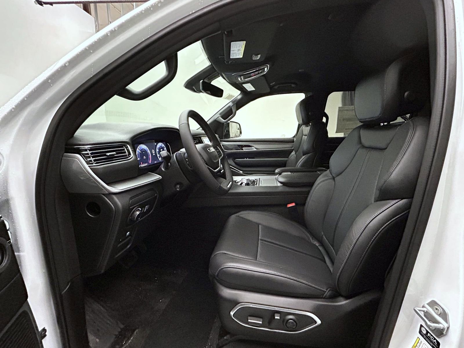 New 2026 Jeep Grand Wagoneer Limited w/ HD Trailer Tow Package AWD/4WD image 10