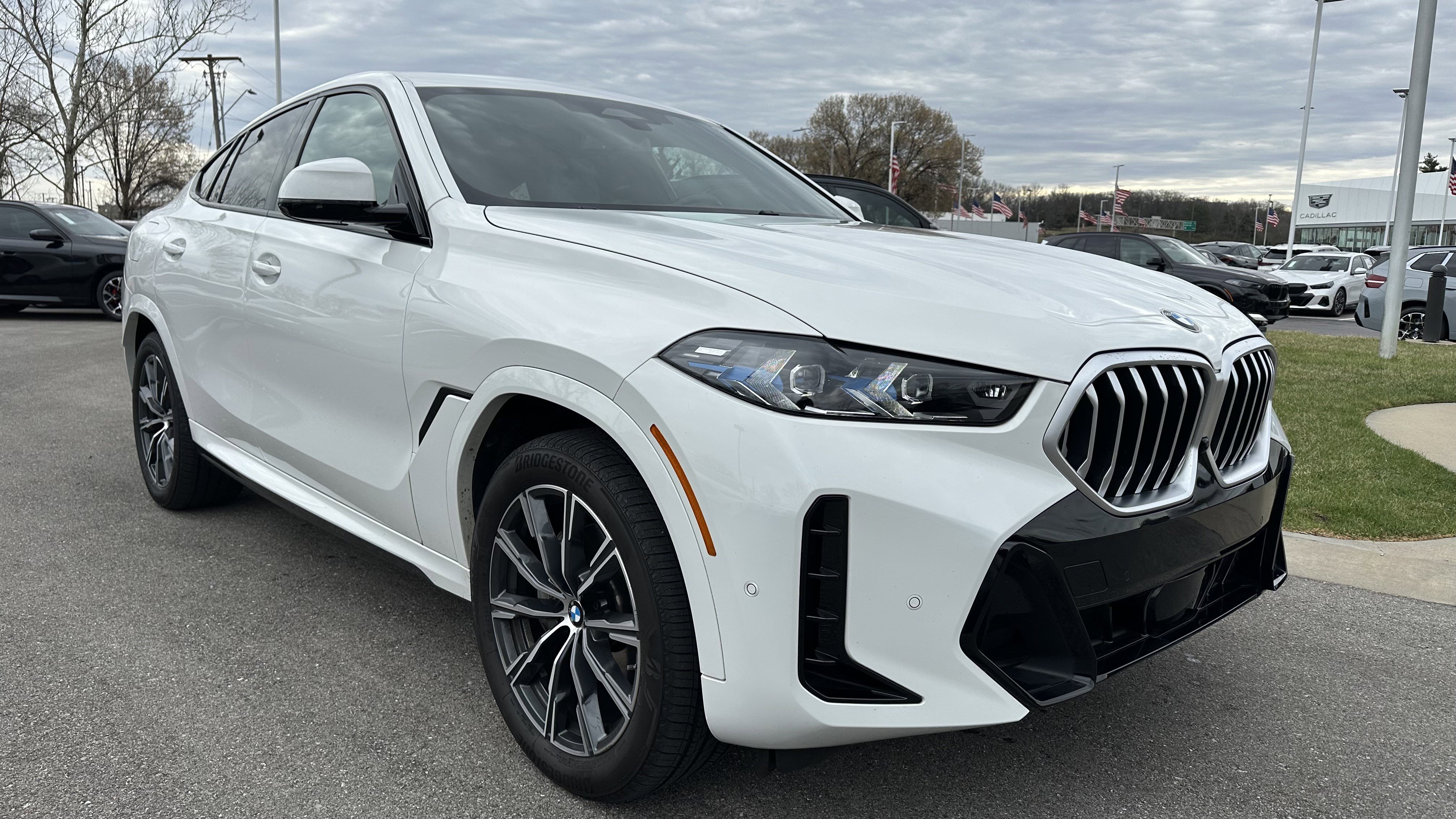 Certified 2025 BMW X6 xDrive40i AWD/4WD image 2