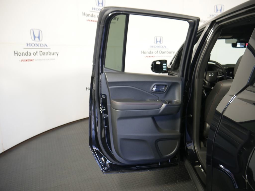 New 2026 Honda Ridgeline Black Edition image 11